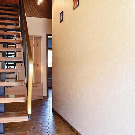 Cozy Home In Sellerich With Kitchen エクステリア 写真