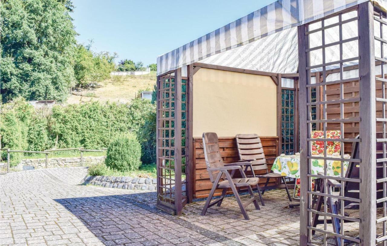 Cozy Home In Sellerich With Kitchen エクステリア 写真